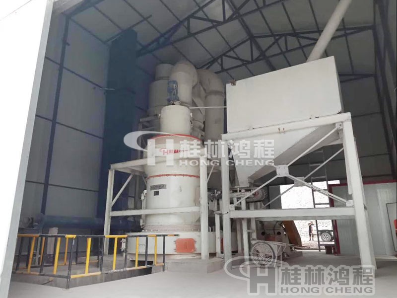 HC1700石灰石磨粉機設備350目時產20噸湖北客戶現(xiàn)場圖片
